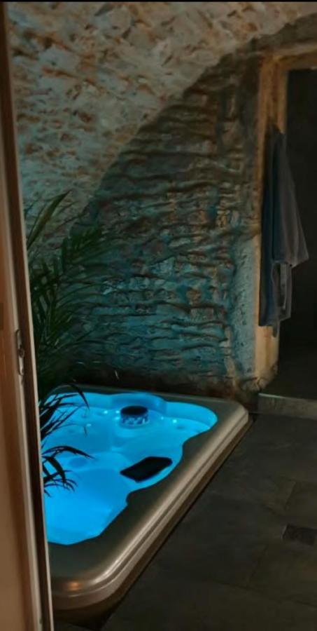 Jaccuzi & Des Caves Stanislas